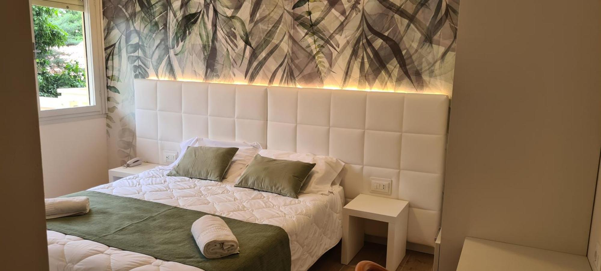 Hotel Eros リニャーノ・サッビアドーロ エクステリア 写真